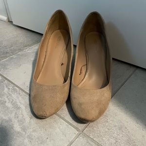 Merona suede wedge shoes 9 1/2